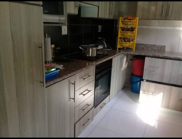 7 BEDROOM HOUSE FOR SALE IN CRAIGIEBURN